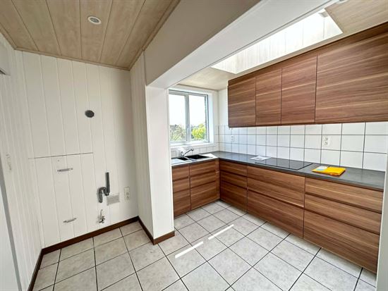 Appartement met 2 slaapkamers en garage.