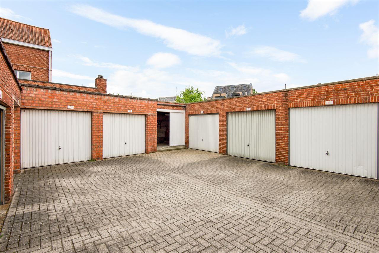 Op te frissen woning met praktische achteruitgang en tuin