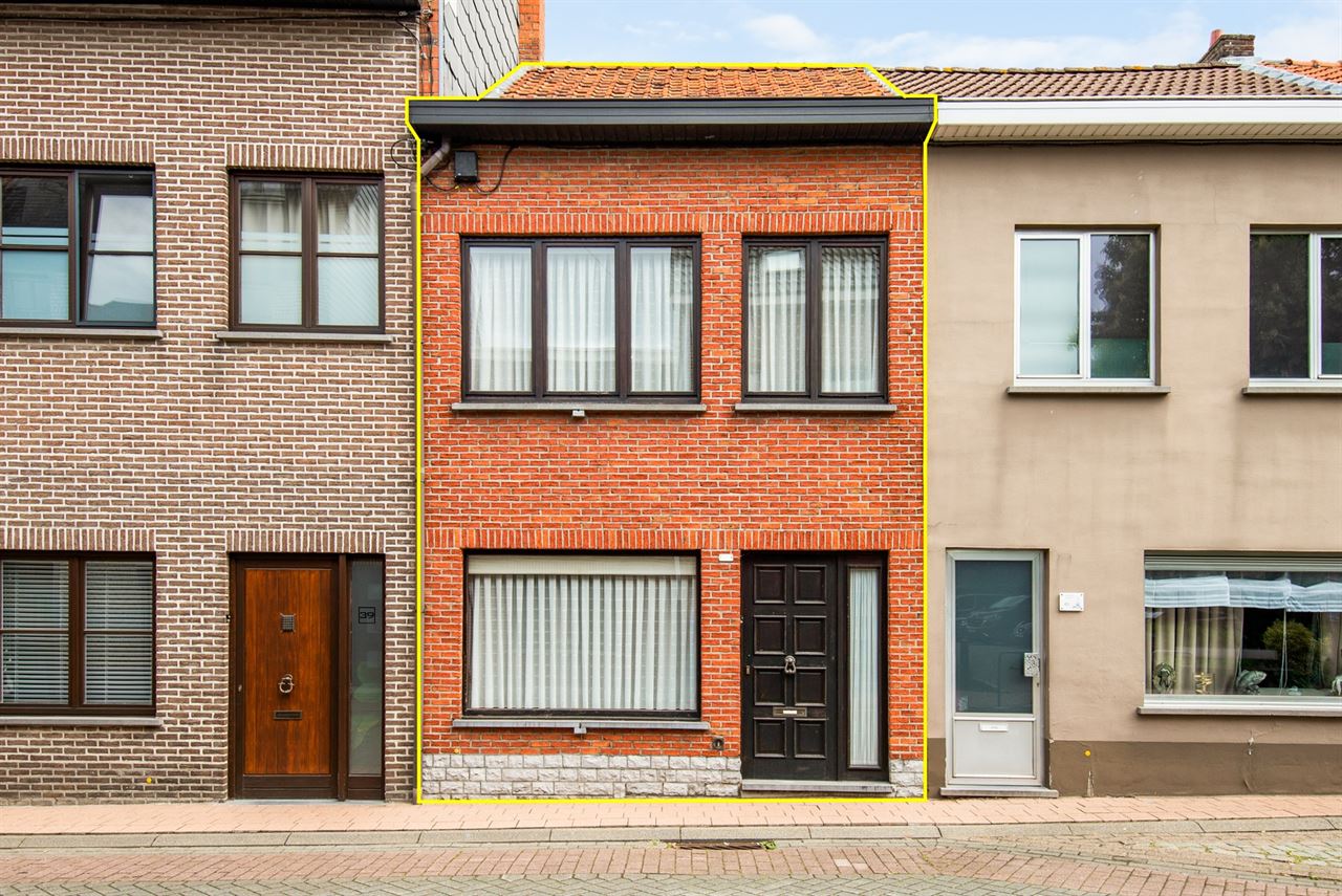 Op te frissen woning met praktische achteruitgang en tuin