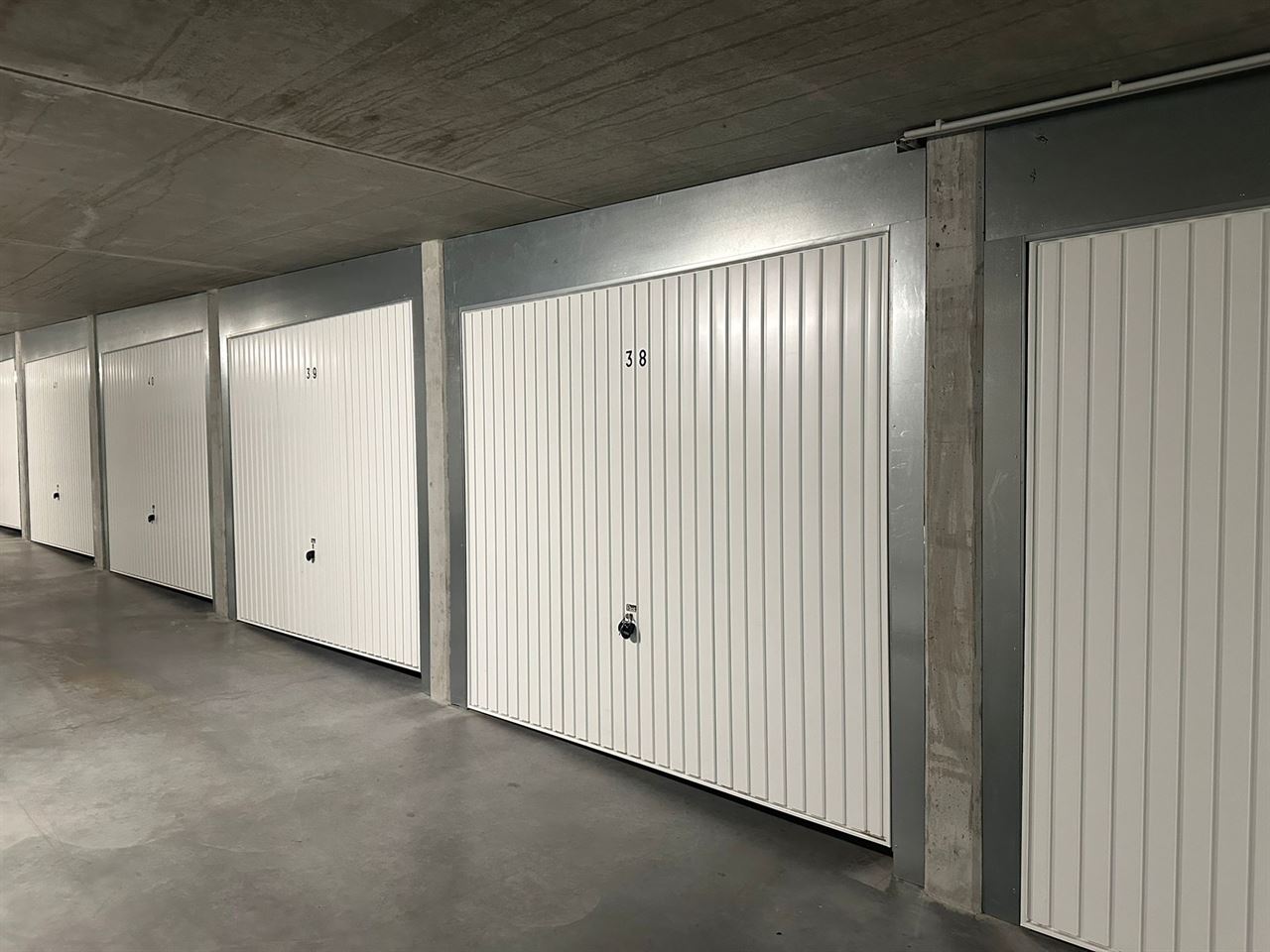 Prachtig 3-slaapkamer appartement met 2 terrassen en garage.