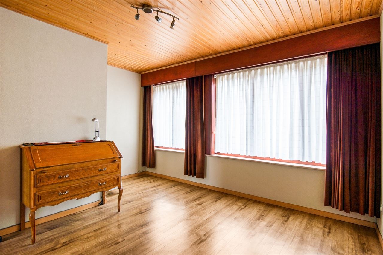 Op te frissen woning met praktische achteruitgang en tuin