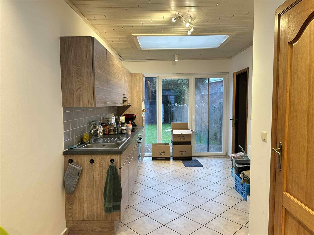 Rijwoning met 3 slaapkamers en ZW tuin.