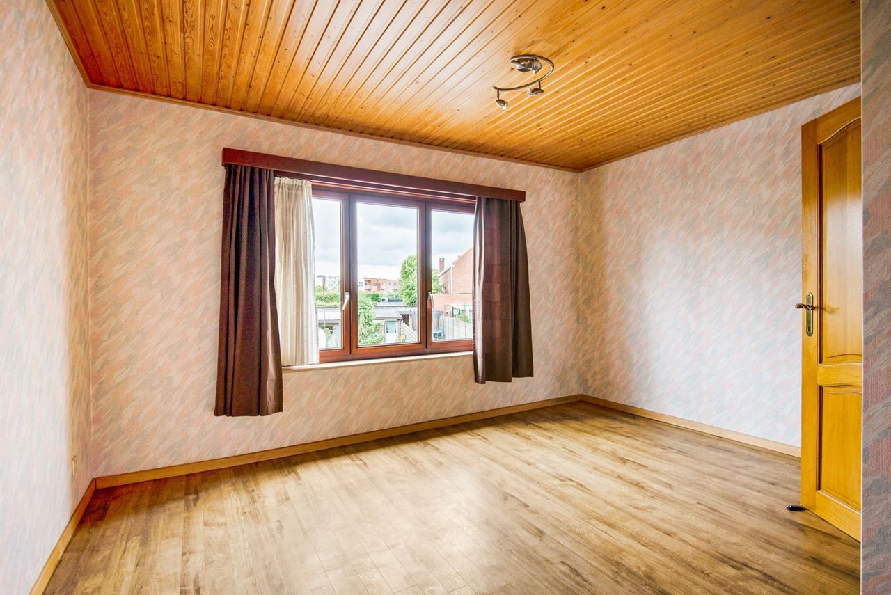 Op te frissen woning met praktische achteruitgang en tuin