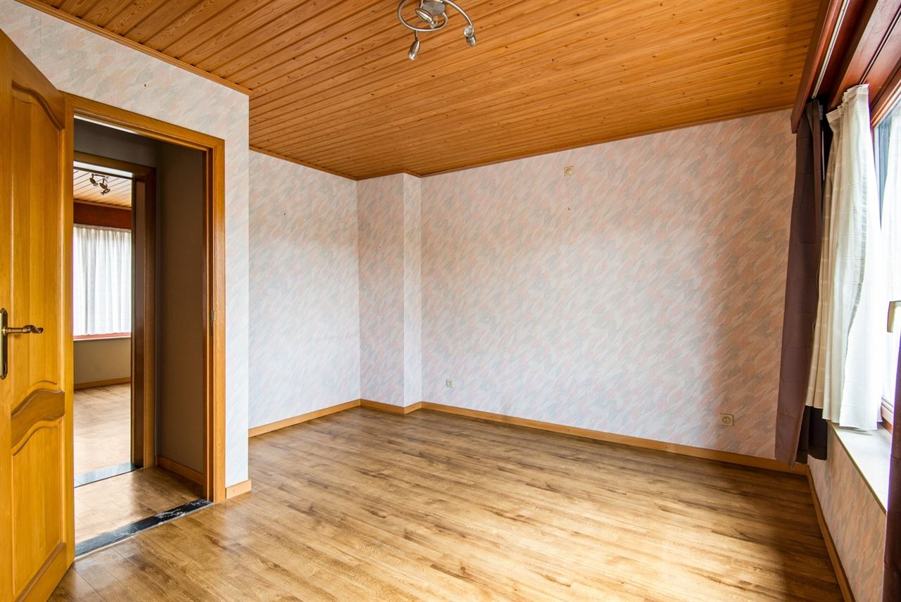 Op te frissen woning met praktische achteruitgang en tuin