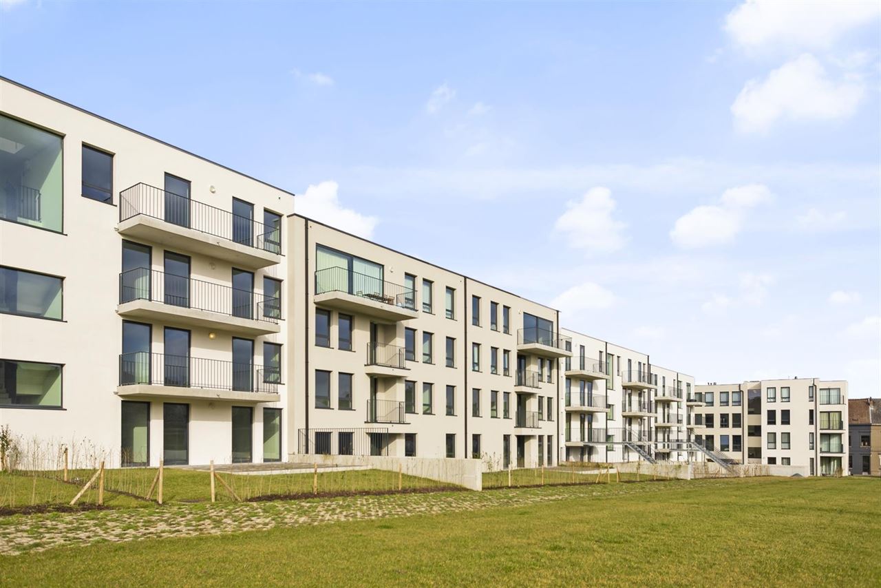 Prachtig 3-slaapkamer appartement met 2 terrassen en garage.