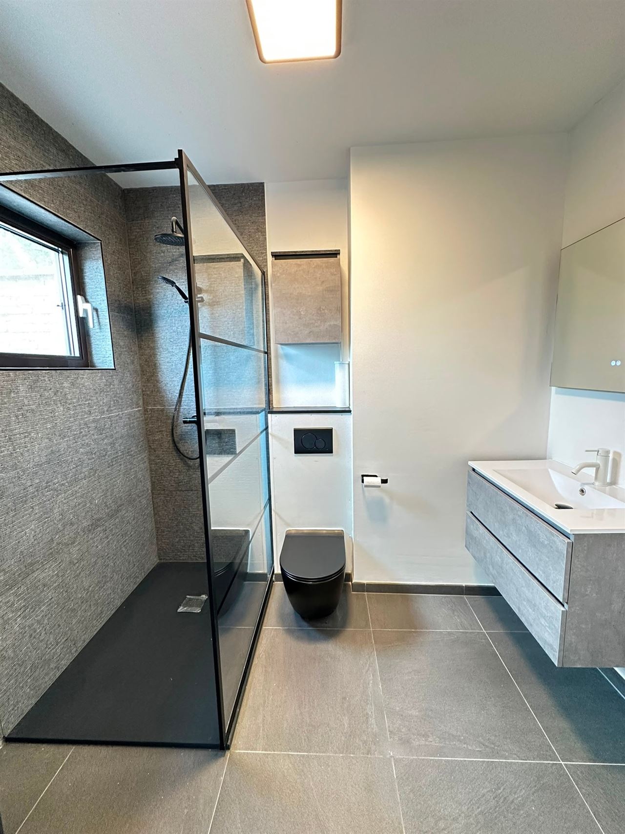 Duplex-appartement met 1 slaapkamer en groot, zonnig terras