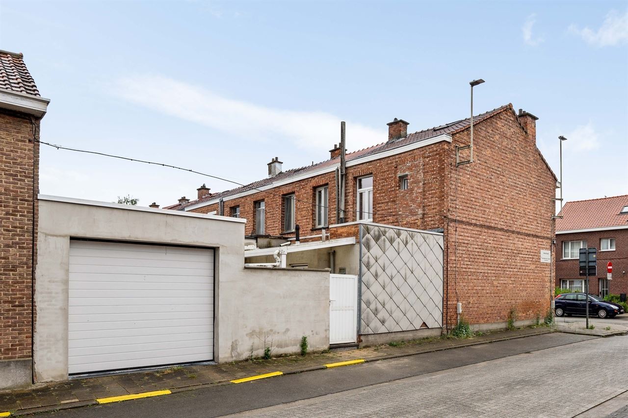 Instapklare woning met garage en zij-uitgang in Duffel
