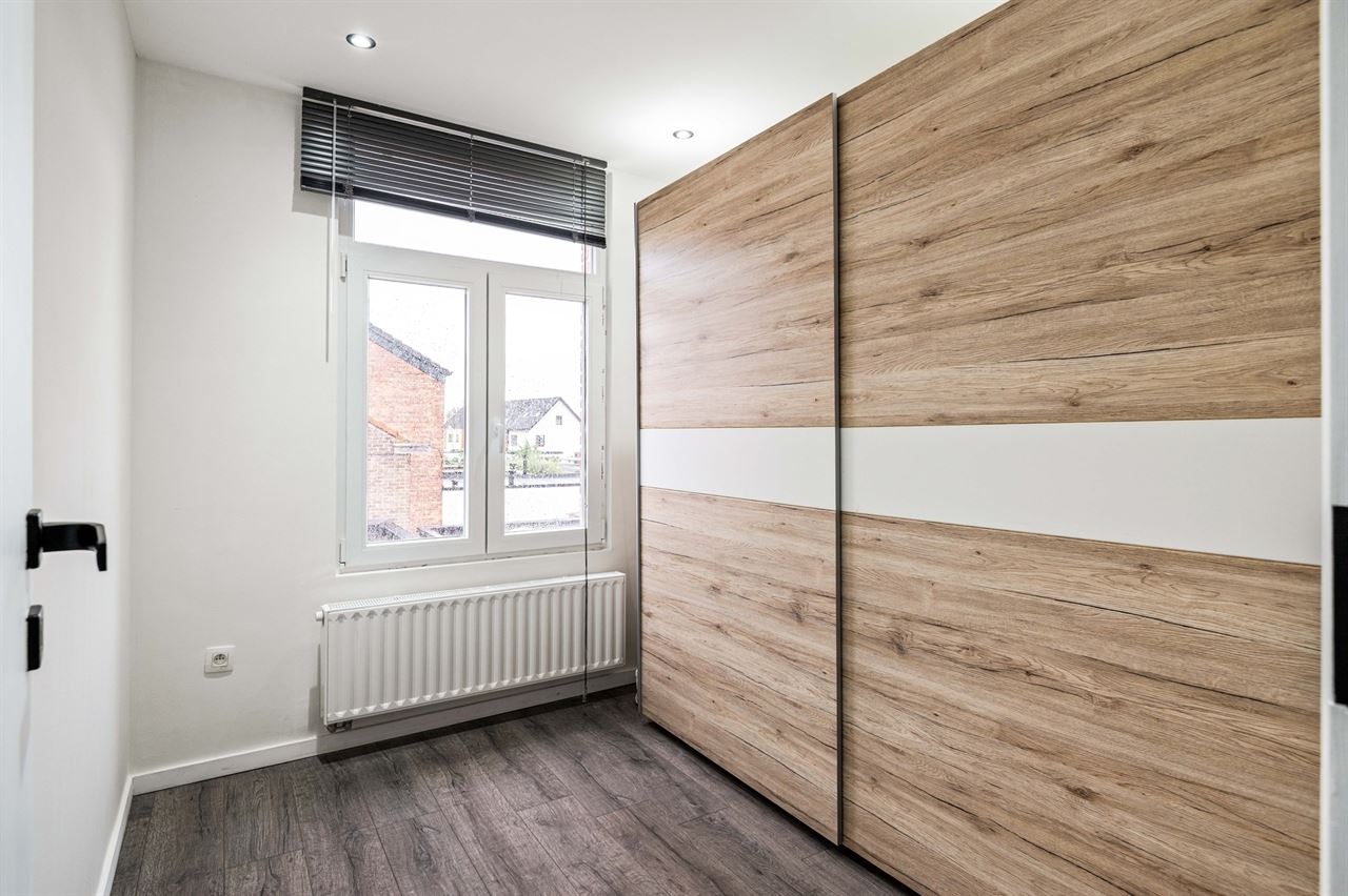 Instapklare woning met garage en zij-uitgang in Duffel