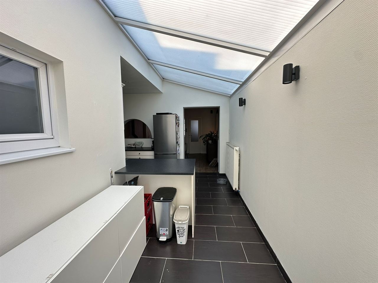 Charmante woning met 2 slaapkamers en tuin met zicht op groen.