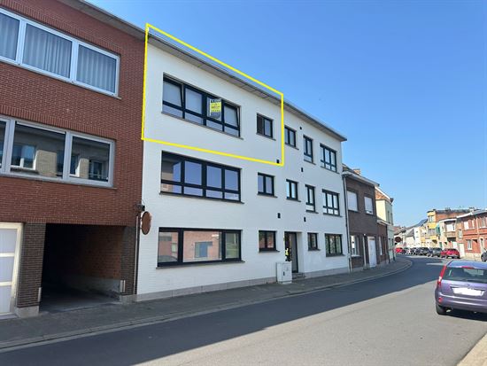 Ruim, luxueus afgewerkt appartement met 2 slaapkamers en garage.