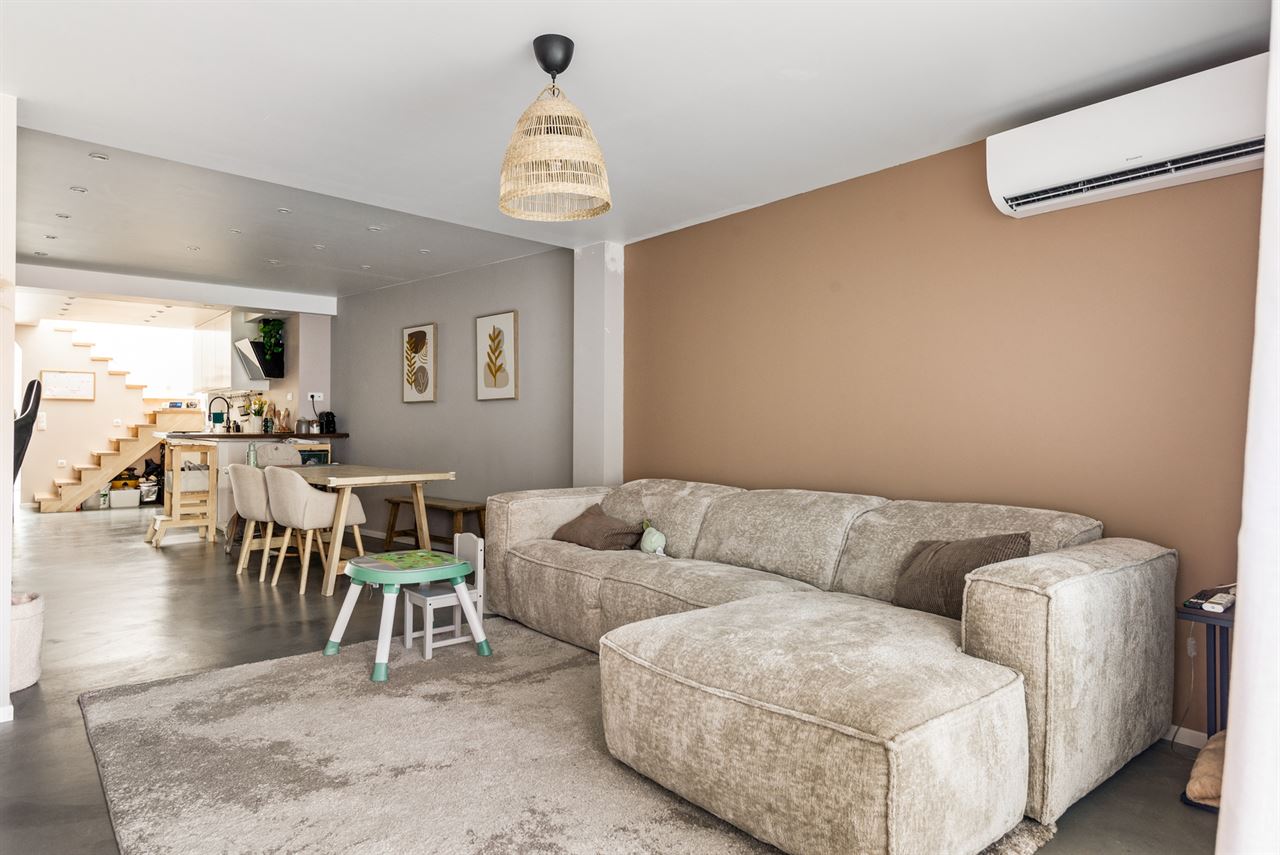 Instapklare, stijlvol gerenoveerde woning met tuin in het hart van Rumst