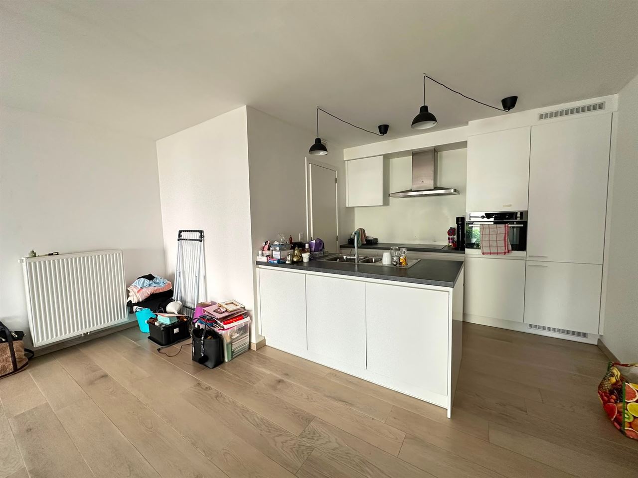 Recent appartement met 3 slaapkamers, terras en kelder.