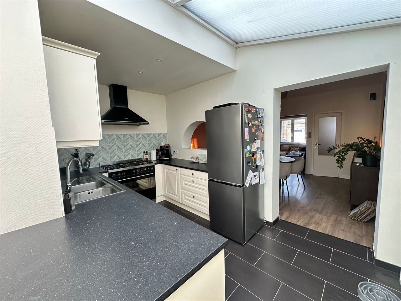Charmante woning met 2 slaapkamers en tuin met zicht op groen.