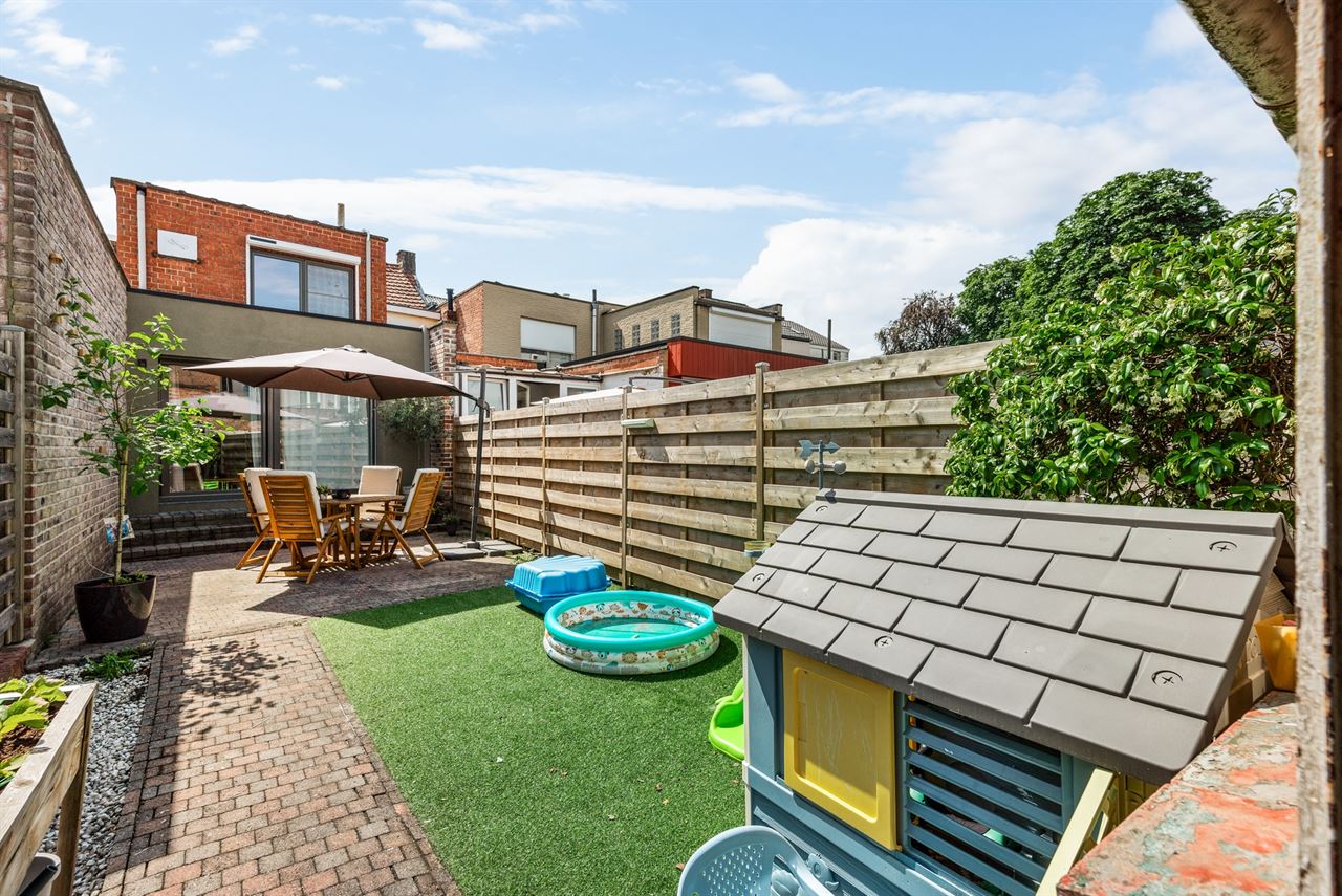 Instapklare, stijlvol gerenoveerde woning met tuin in het hart van Rumst