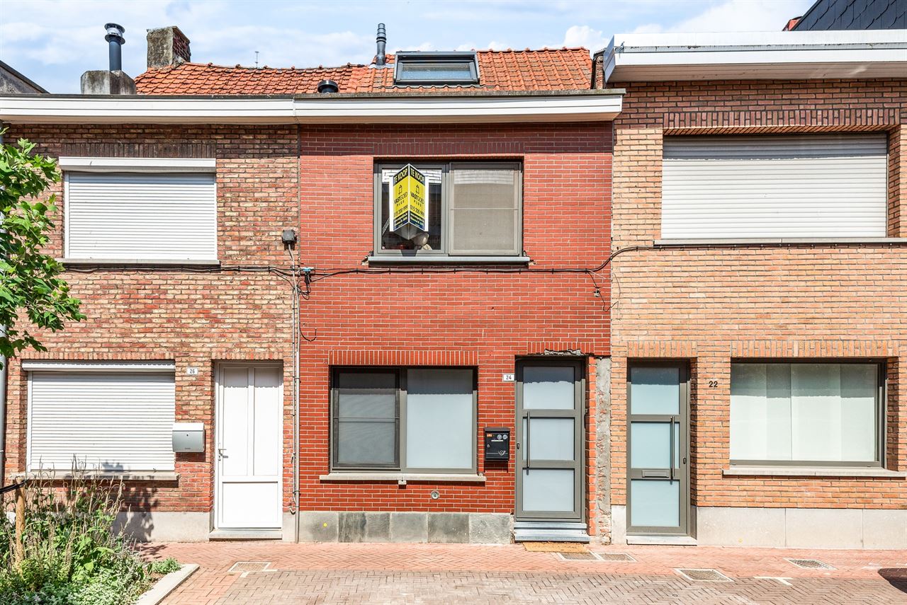 Instapklare, stijlvol gerenoveerde woning met tuin in het hart van Rumst