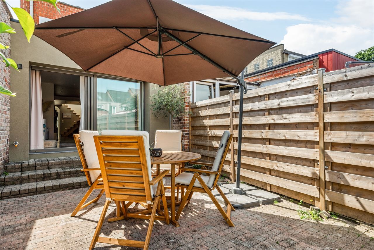 Instapklare, stijlvol gerenoveerde woning met tuin in het hart van Rumst