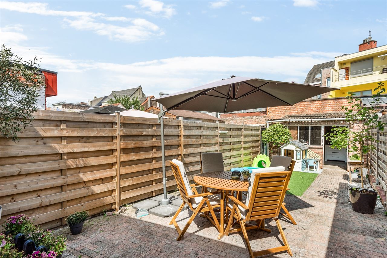 Instapklare, stijlvol gerenoveerde woning met tuin in het hart van Rumst