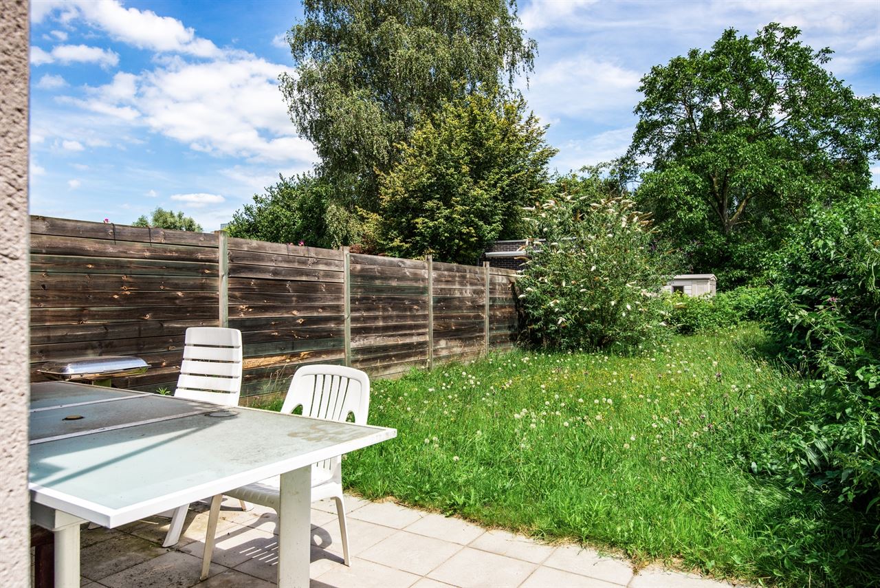 Gelijkvloers appartement met ruime tuin en geen gemeenschappelijke kosten