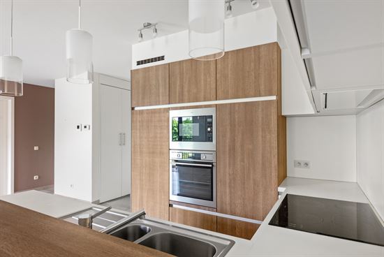 Instapklaar appartement met EPC A, terras en parking
