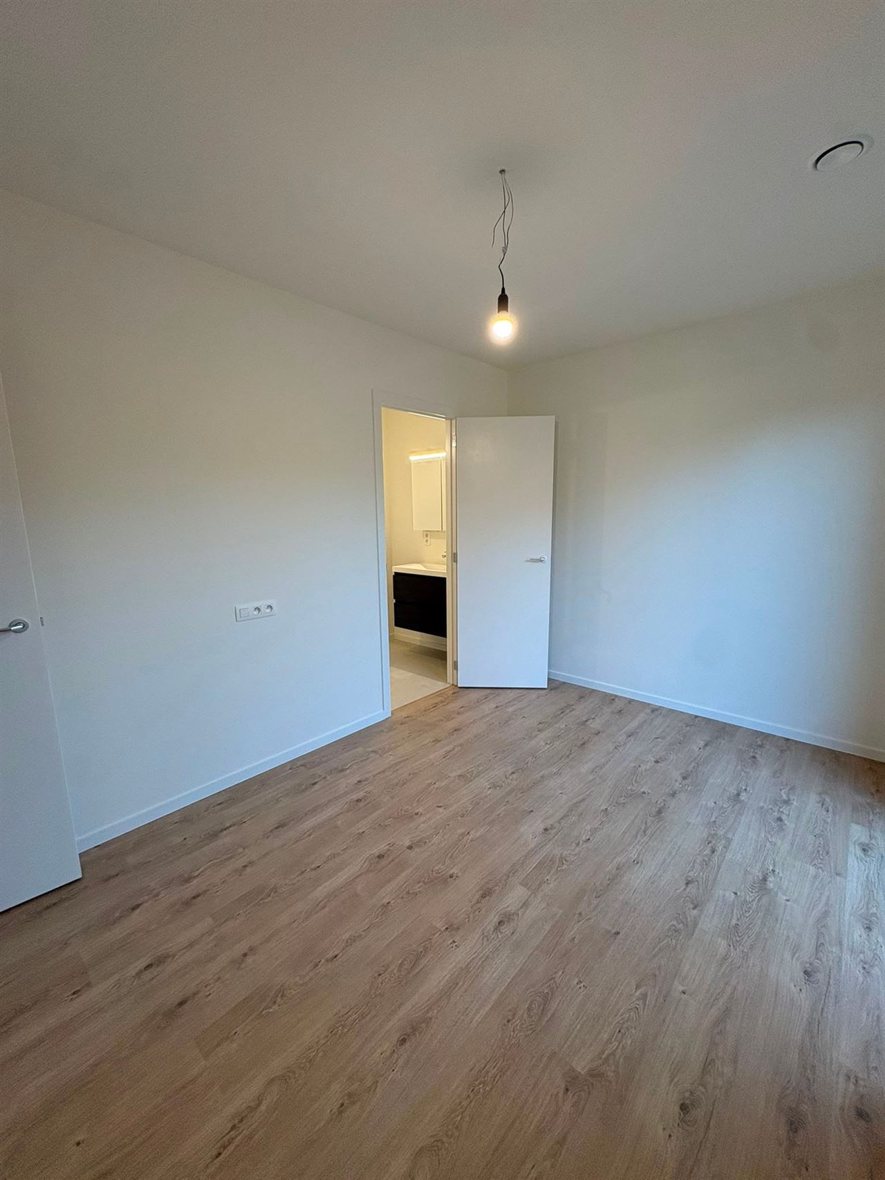 Modern gelijkvloers appartement met tuin, EPC A en autostaanplaats