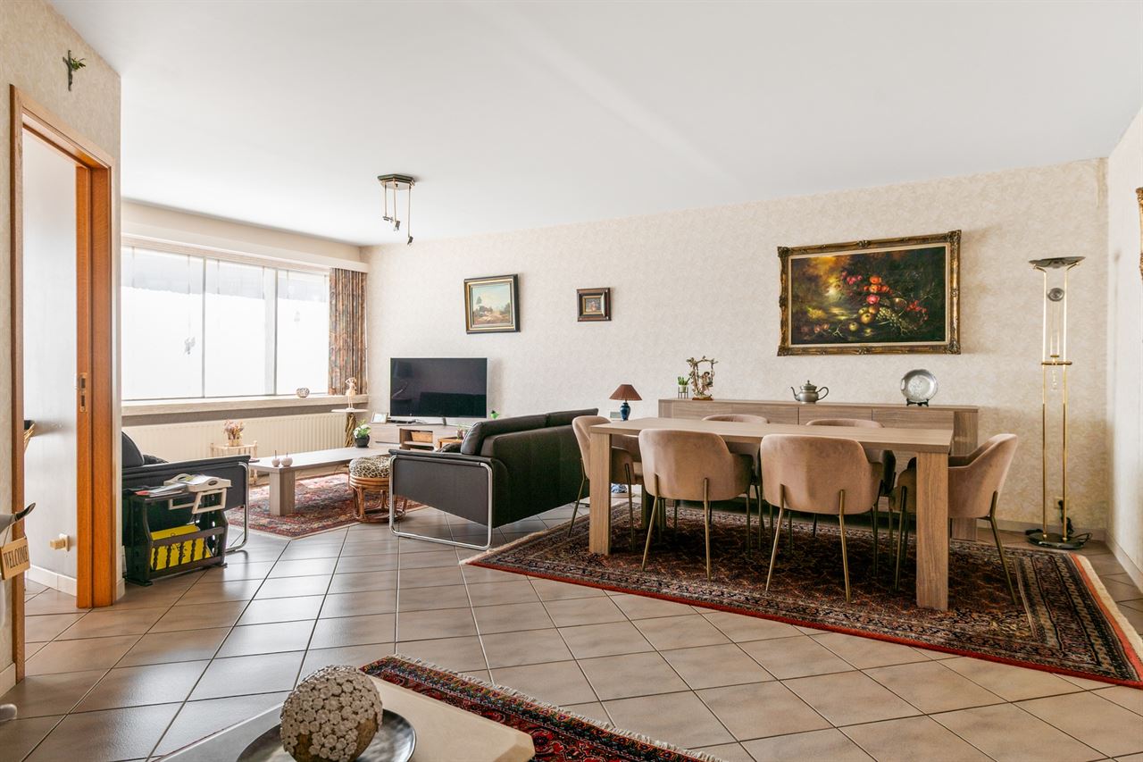 Ruim en instapklaar appartement met zonnig terras en optionele garage