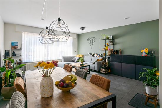 Instapklaar appartement met 2 slaapkamers, ruim terras en garage