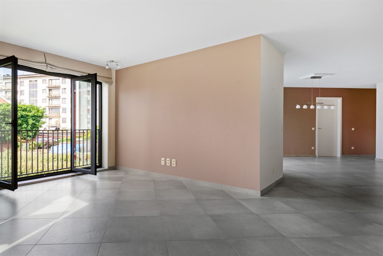Instapklaar appartement met EPC A, terras en parking