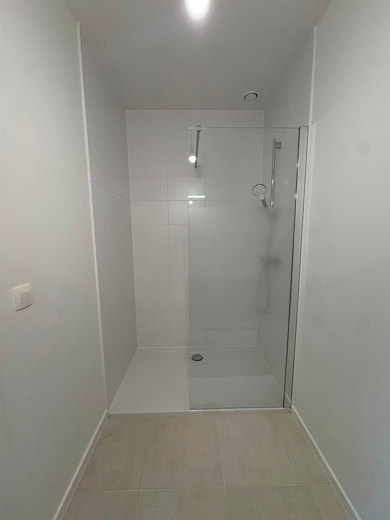 Modern gelijkvloers appartement met tuin, EPC A en autostaanplaats