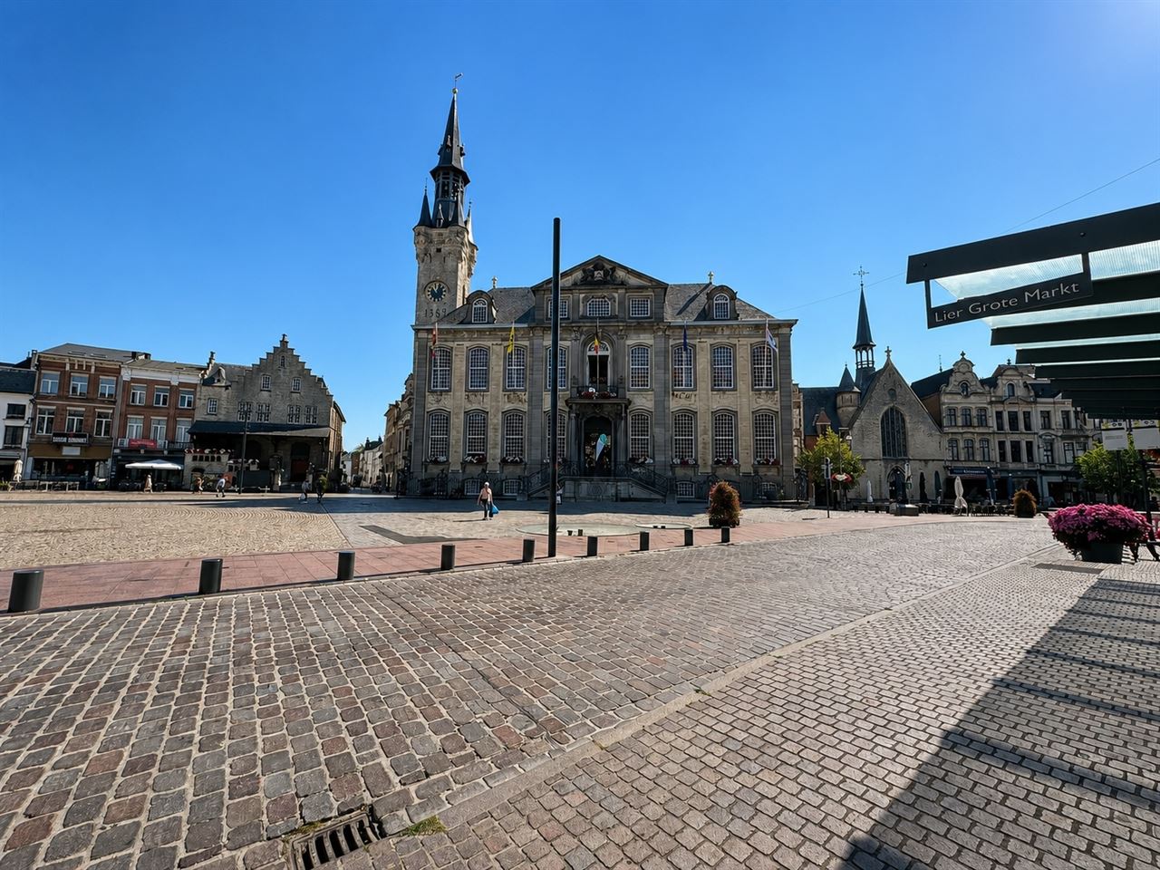 Casco handelsgelijkvloers op de Grote Markt in Lier