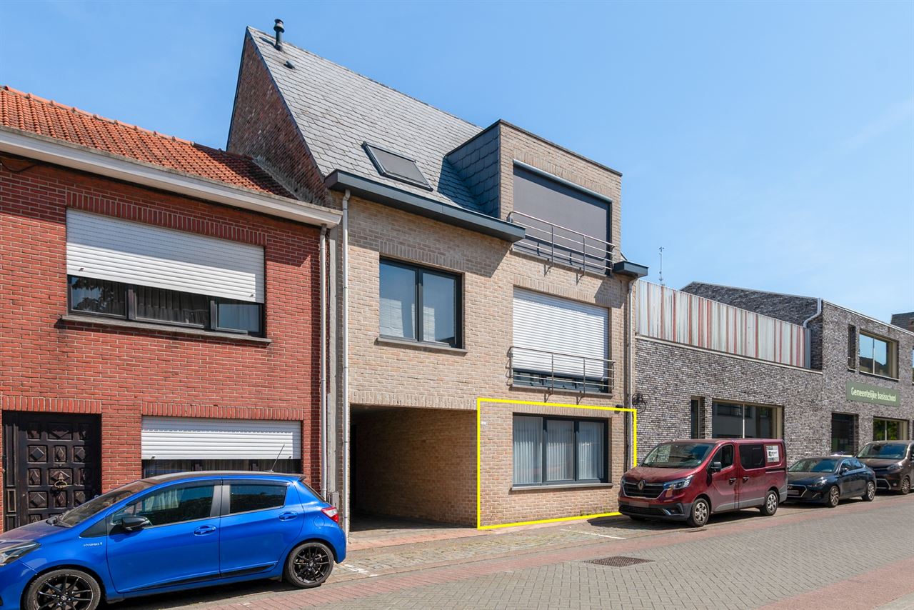 Instapklaar appartement met 2 slaapkamers, ruim terras en garage