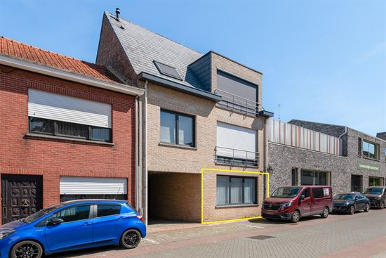 Instapklaar appartement met 2 slaapkamers, ruim terras en garage