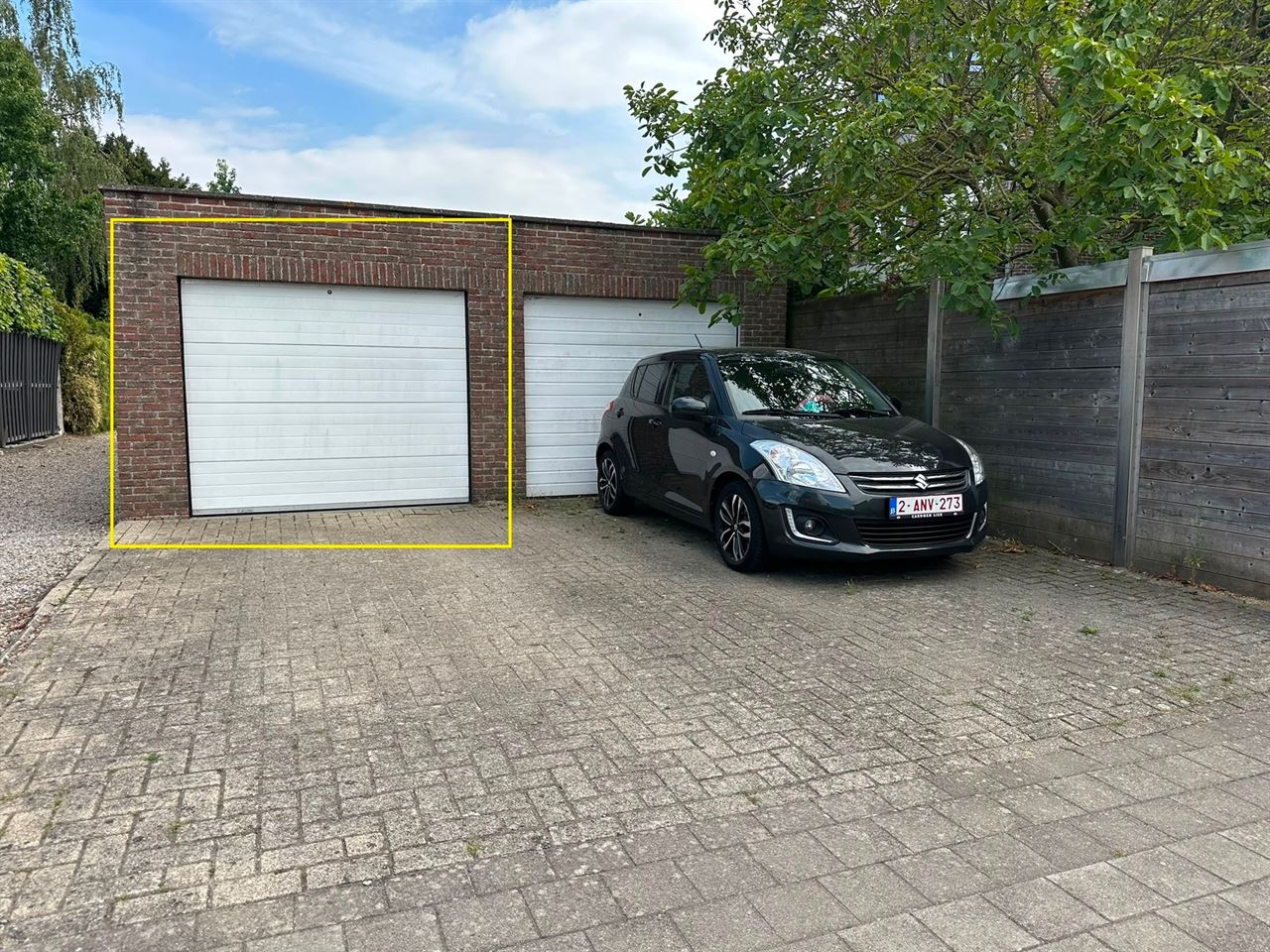 Appartement met 2 slpks, terras en garage in Duffel-West