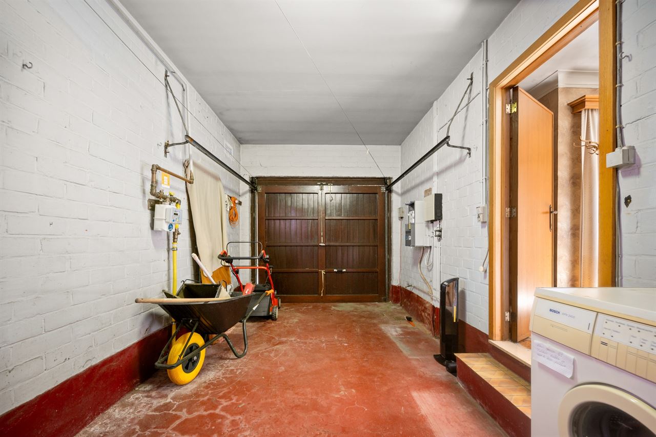 Solide woning met tal van mogelijkheden op een gegeerde locatie