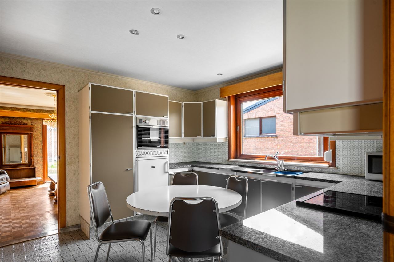 Solide woning met tal van mogelijkheden op een gegeerde locatie