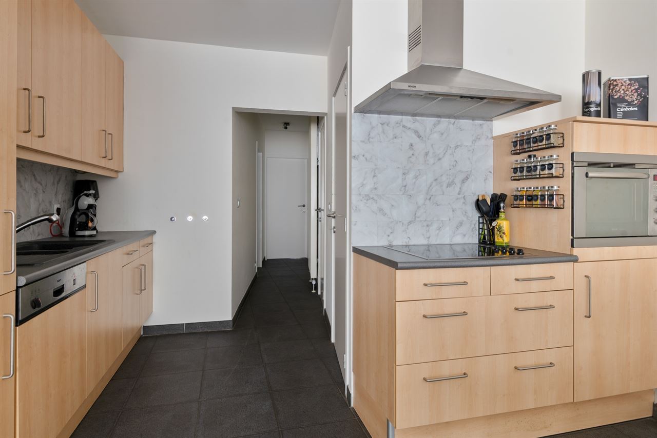 Instapklaar appartement met 2 slaapkamers, ruim terras en garage
