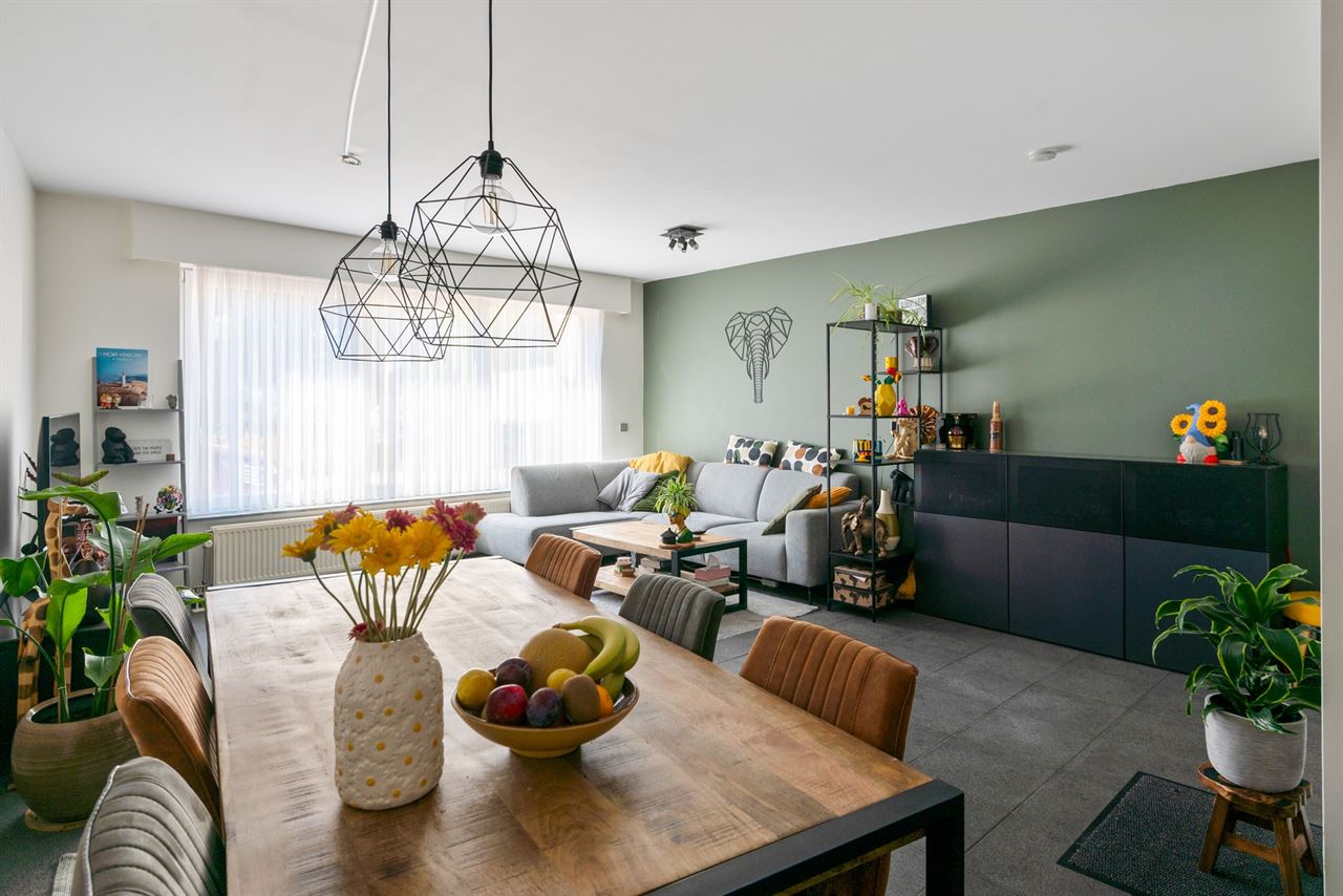 Instapklaar appartement met 2 slaapkamers, ruim terras en garage