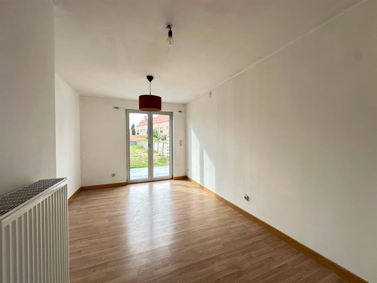 GLV appartement met 2 slpks, tuin en zij-ingang.
