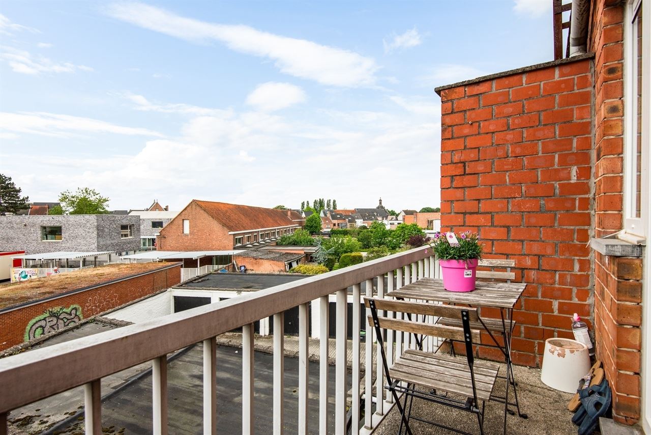 Smaakvol gerenoveerd appartement met terras en optionele garage