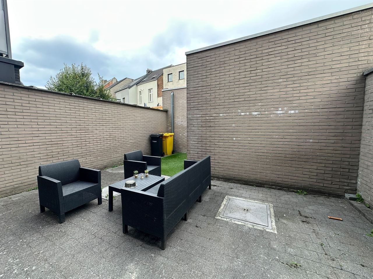 Gerenoveerd gelijkvloers appartement met 1 slaapkamer en een groot terras van 29 m².