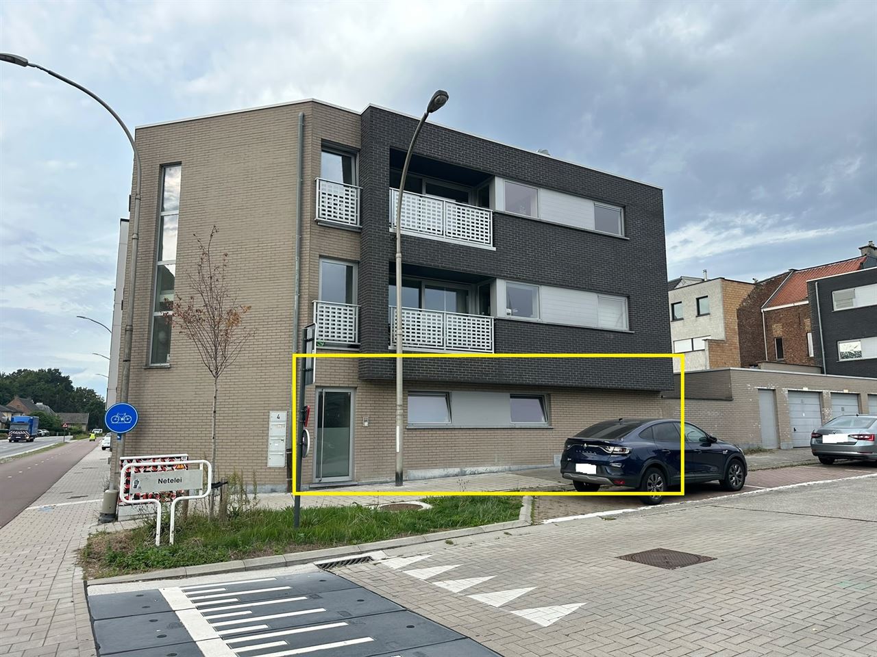 Gerenoveerd gelijkvloers appartement met 1 slaapkamer en een groot terras van 29 m².