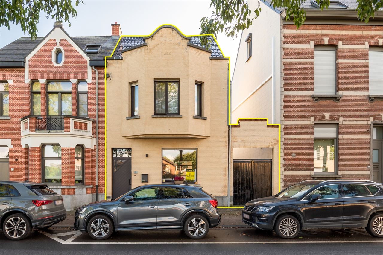 Karaktervolle woning met zij-ingang, 3 slaapkamers, zonnige tuin en EPC B