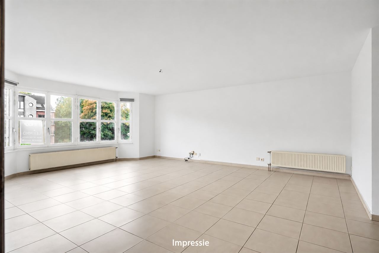 Ruim appartement (125 m²) met 3 slaapkamers en parkeermogelijkheid