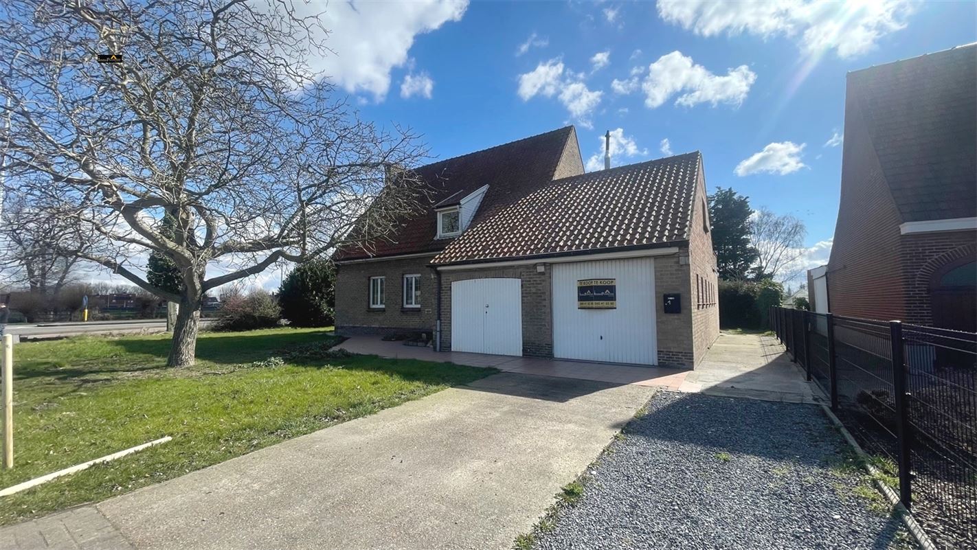 Villa met potentieel te Lissewege. te koop te LISSEWEGE (8380)