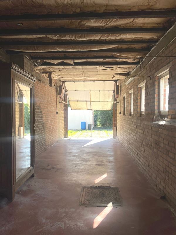 Villa met potentieel te Lissewege. te koop te LISSEWEGE (8380)
