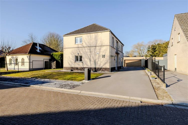 Foto 1 : eigendom met karakter te 2400 MOL (België) - Prijs € 449.000