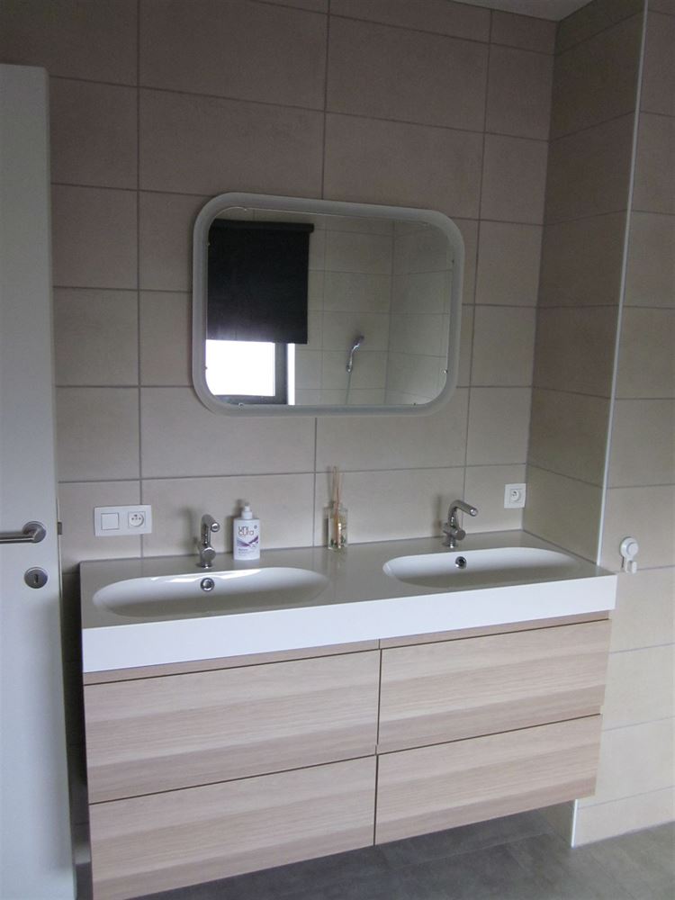 Foto 10 : dakappartement te 2440 GEEL (België) - Prijs € 1.300