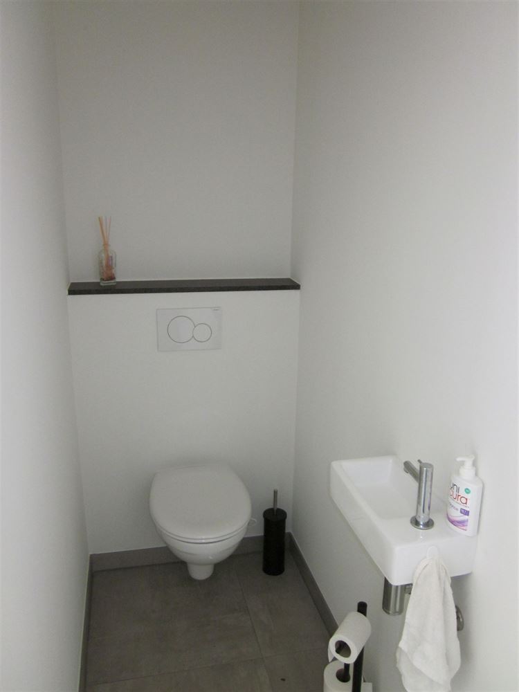 Foto 15 : dakappartement te 2440 GEEL (België) - Prijs € 1.300