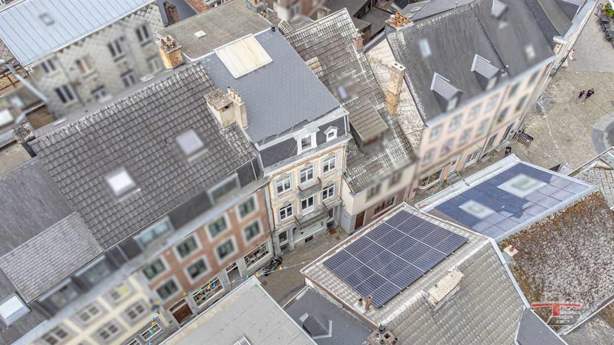 Bel immeuble 1 commerce + 3 apparts dans l'hypercentre