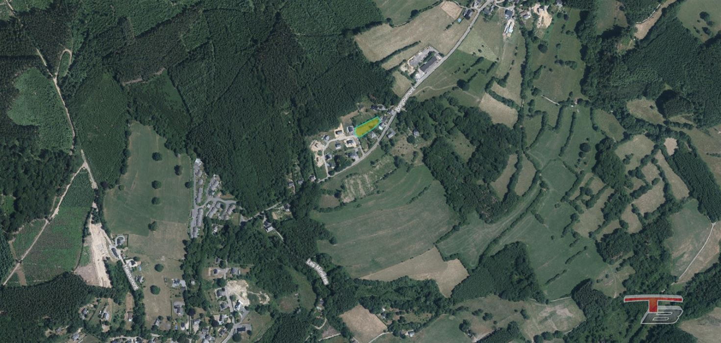 Terrain de 1.748m² libre de construct. avec permis