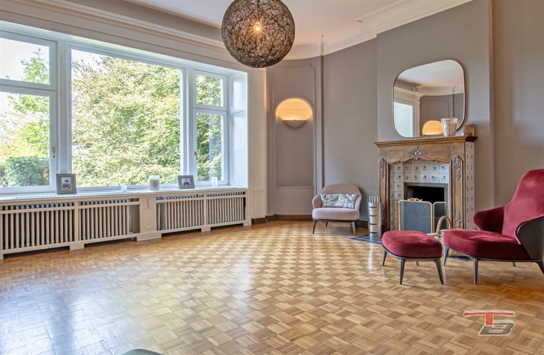 Idéal pour restaurant + 4 appartements (ou Airbnb)